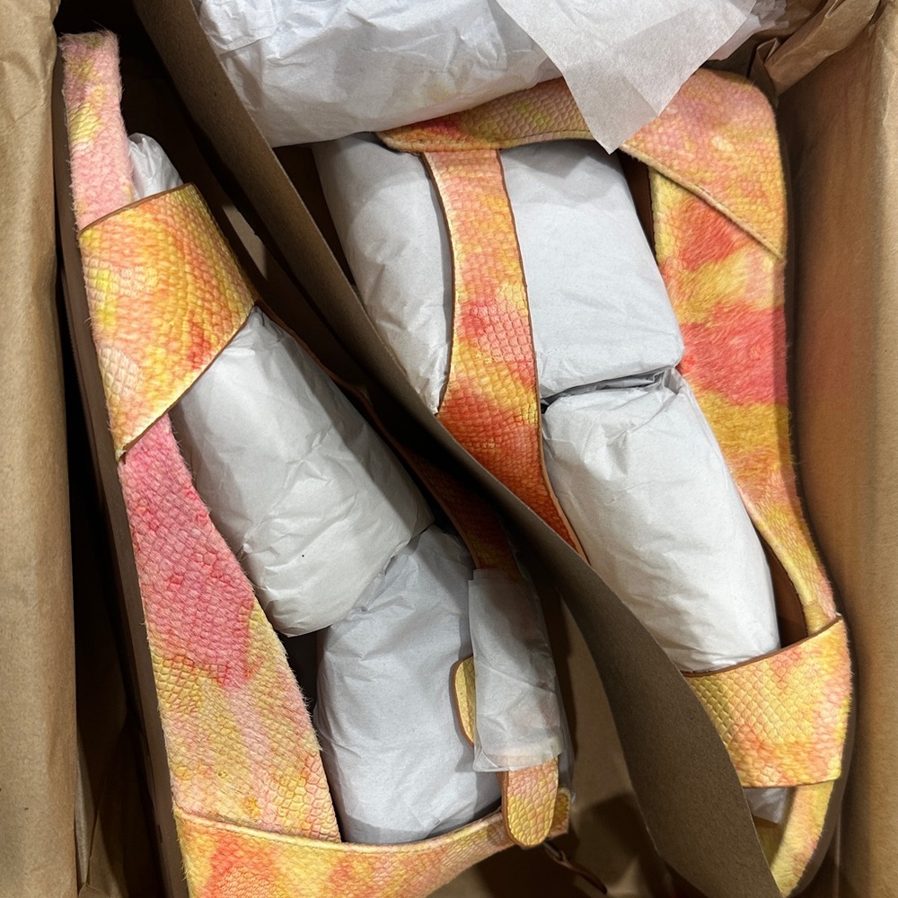 Gentle Souls Gisel T-Strap Sandal Tropical Women’s Size 9 Comfort Leather